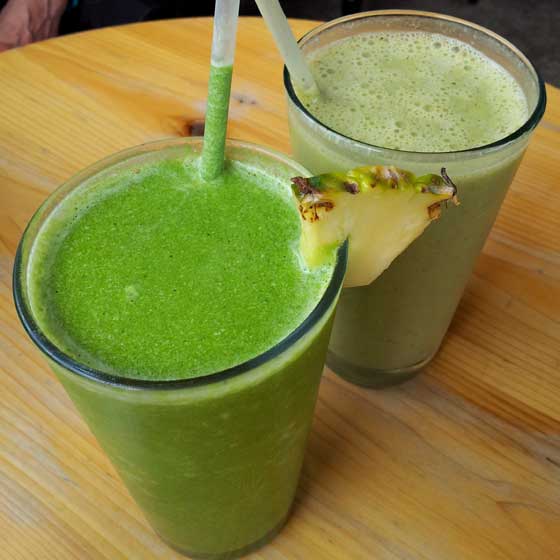 Tropical Kale Smoothie - Detoxinista